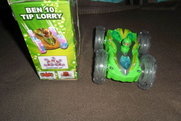 171 - carro bate e volta ben 10